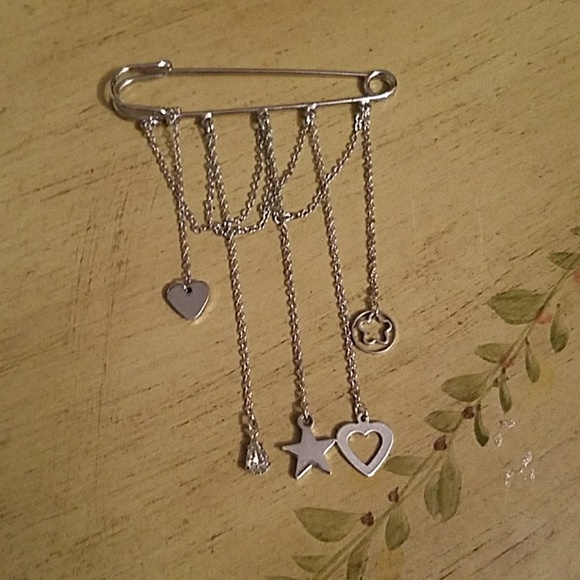 Safety pin brooch - Picture 1 of 1